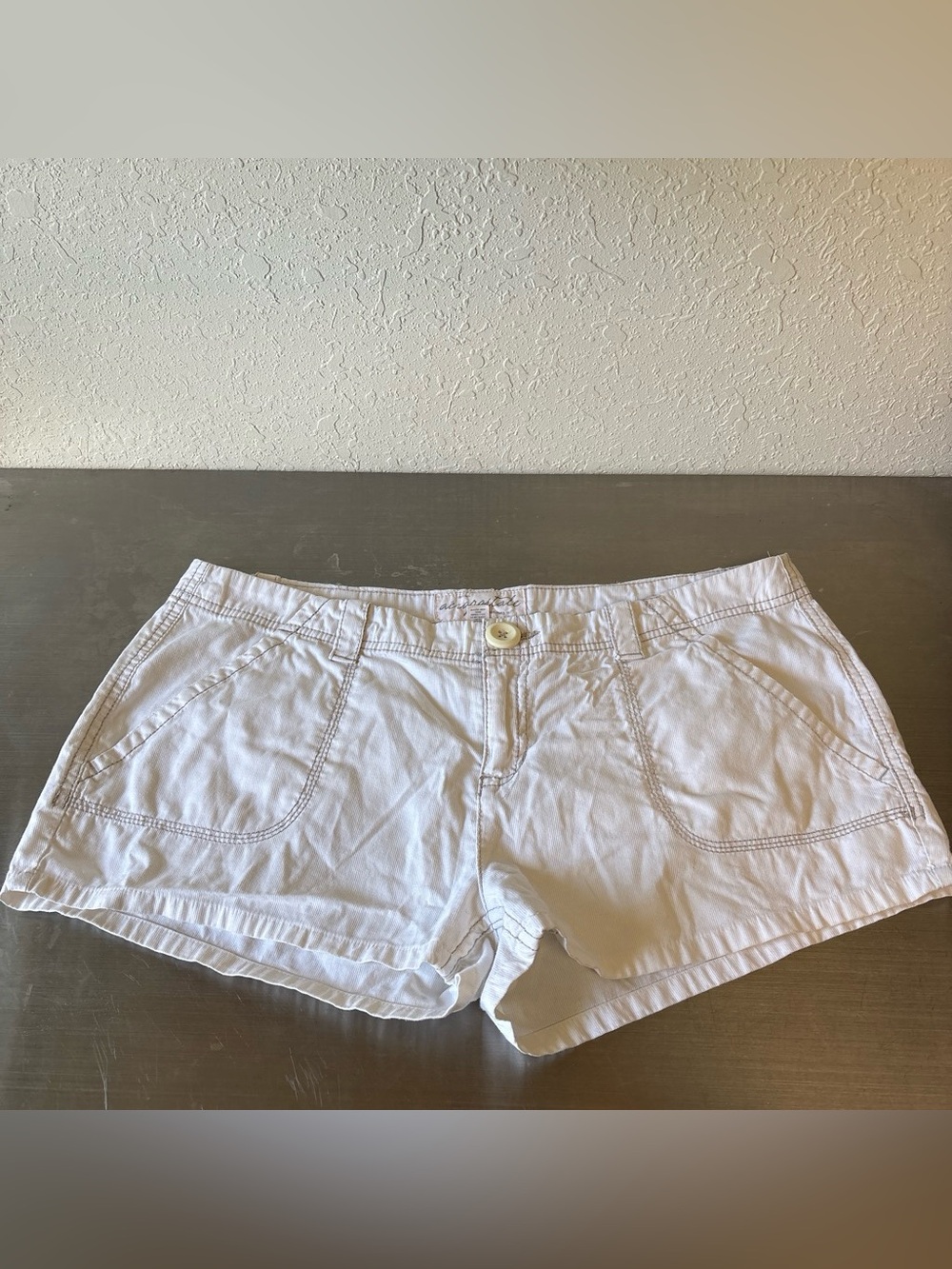 Y2K Aeropostale White Mini Cargo Shorts 💕